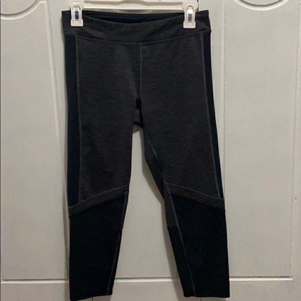 Champion gray detailed Capri leggings size small